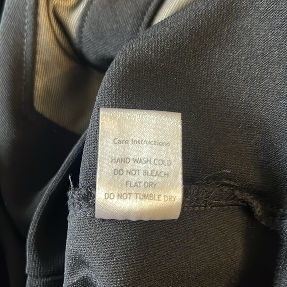 Windsor Bodycon Halter Dress - Picture 9 of 12